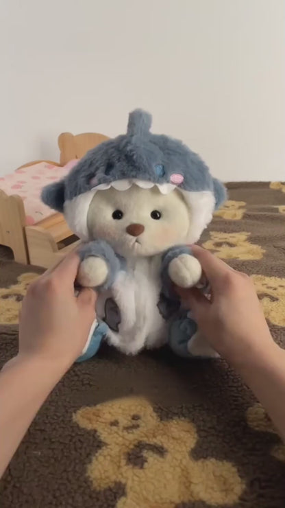 SuperBear™ – Miś w Kostiumie Rekina 🦈+ Ubranko GRATIS 🎁